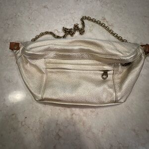 Parker Thatch Cross your heart sling. Leather Platinum. NWOT